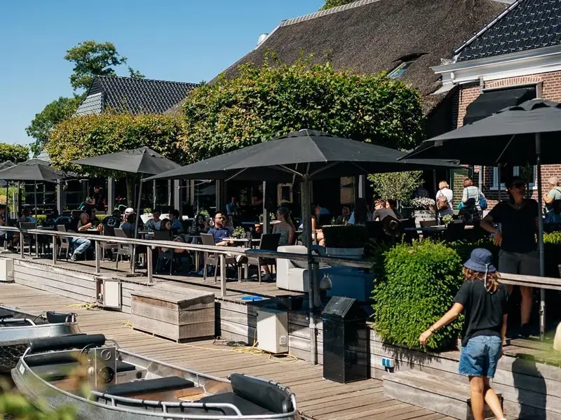 Navigazione & cena di 3 portate a Giethoorn